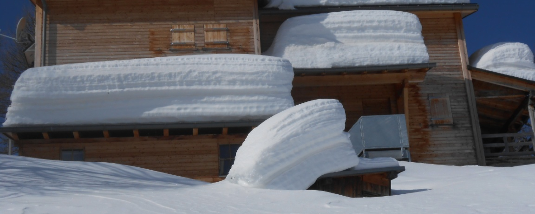 Capanna Buffalora - chiusa durante la stagione invernale