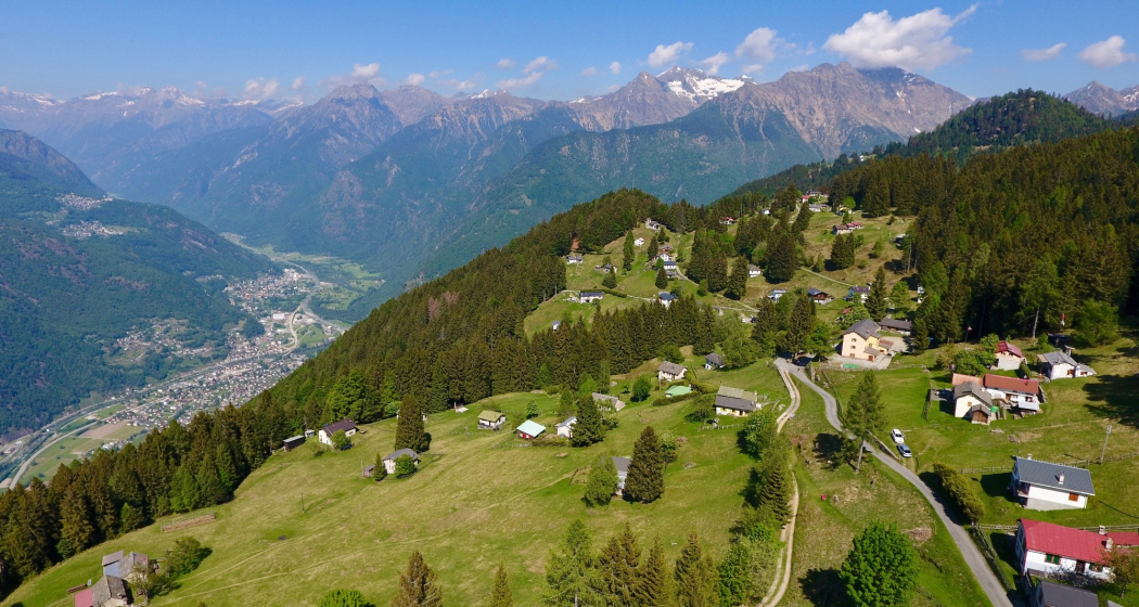 Monti Laura - Roveredo (GR) (oua_37926131_image) Monti Laura - Roveredo (GR) (oua_37926131_image)