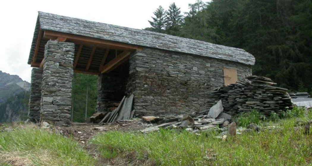 Un'immagine dai tempi della ricostruzione della chiesa di Sant'Antoni de Bolada