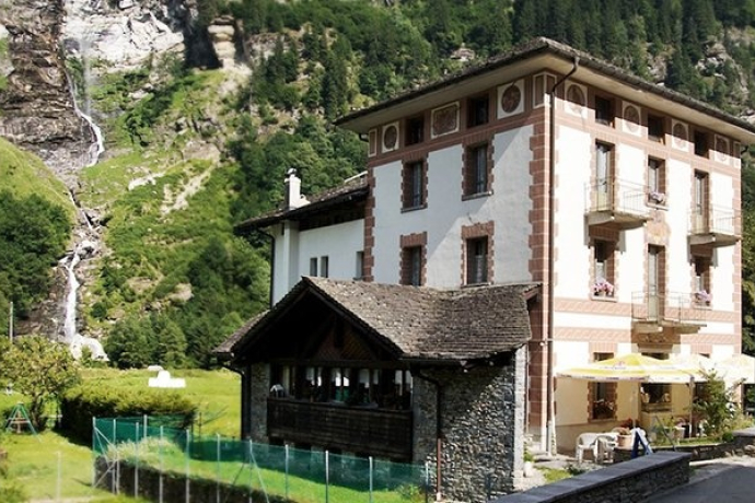 La Cascata (oua_28716867_image) La Cascata (oua_28716867_image)