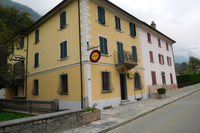 I due edifici ristrutturati del Fiadiré I due edifici ristrutturati del Fiadiré