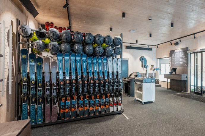 Rent & Shop (oua_608238980_image) Rent & Shop (oua_608238980_image)