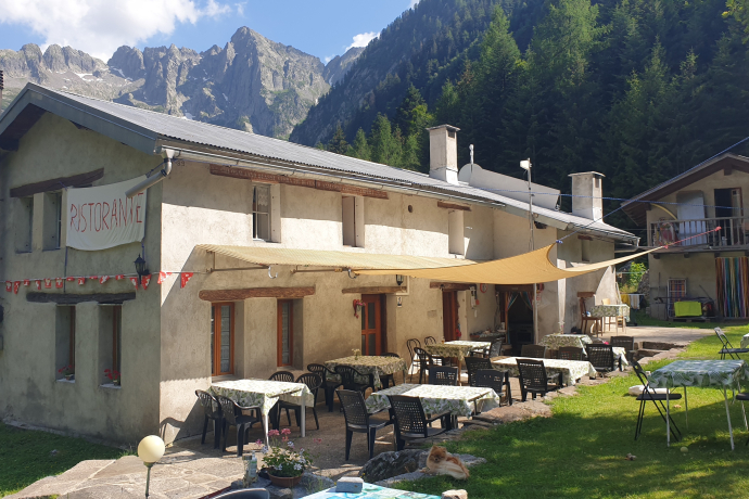 Capanna Righetti Fibbioli (oua_75615885_image) Capanna Righetti Fibbioli (oua_75615885_image)