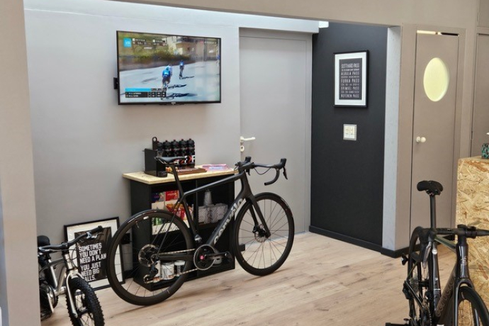 Bici Officina (oua_99402727_image) Bici Officina (oua_99402727_image)