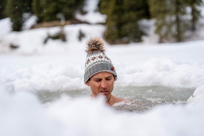 Bagno nel ghiaccio (gdl_904350954_image)