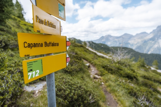 Il cartello che dà speranza: la capanna non è più lontana