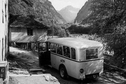 100 anni di servizio autopostale in valle Calanca (1921) 100 anni di servizio autopostale in valle Calanca (1921)