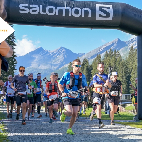 un gruppo di atleti in partenza alla Vertical Sanbe 2020