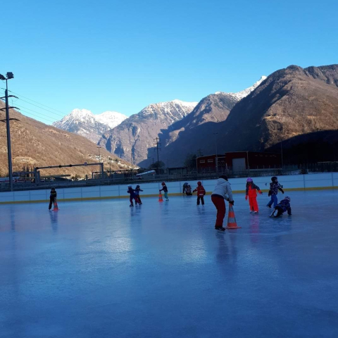 Nuova pista di pattinaggio artificiale a San Vittore Nuova pista di pattinaggio artificiale a San Vittore