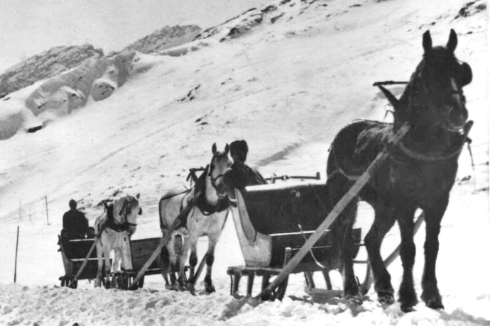 slitte lungo il Passo del San Bernardino slitte lungo il Passo del San Bernardino