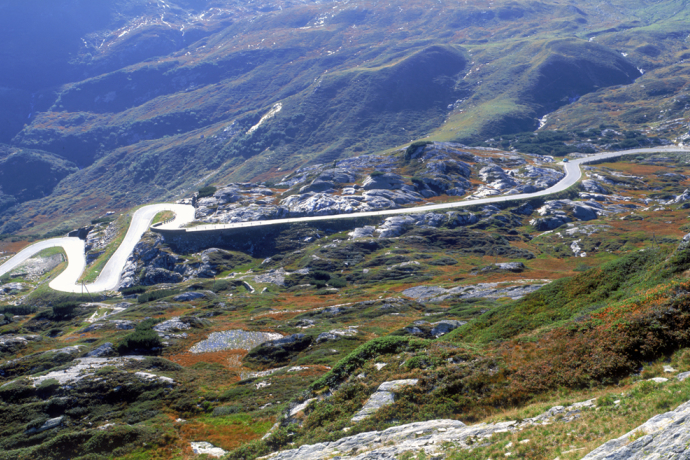 La strada del Passo del San Bernardino La strada del Passo del San Bernardino