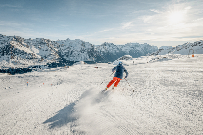 Sciare lungo le piste di San Bernardino: un mondo di puro piacere!